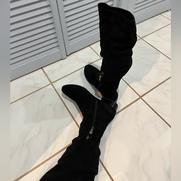 Women’s Boots with Side Zipper - Picture 3 of 7